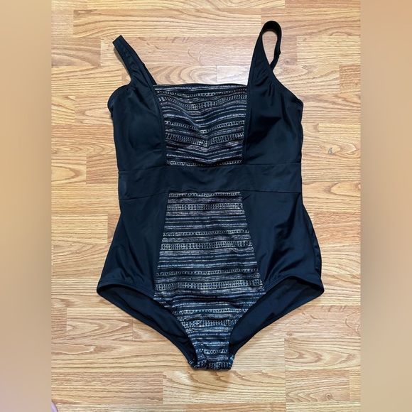 Embrace Your Curves By Miracle Brand Black and Gold Striped Swimsuit 1X - Picture 1 of 3